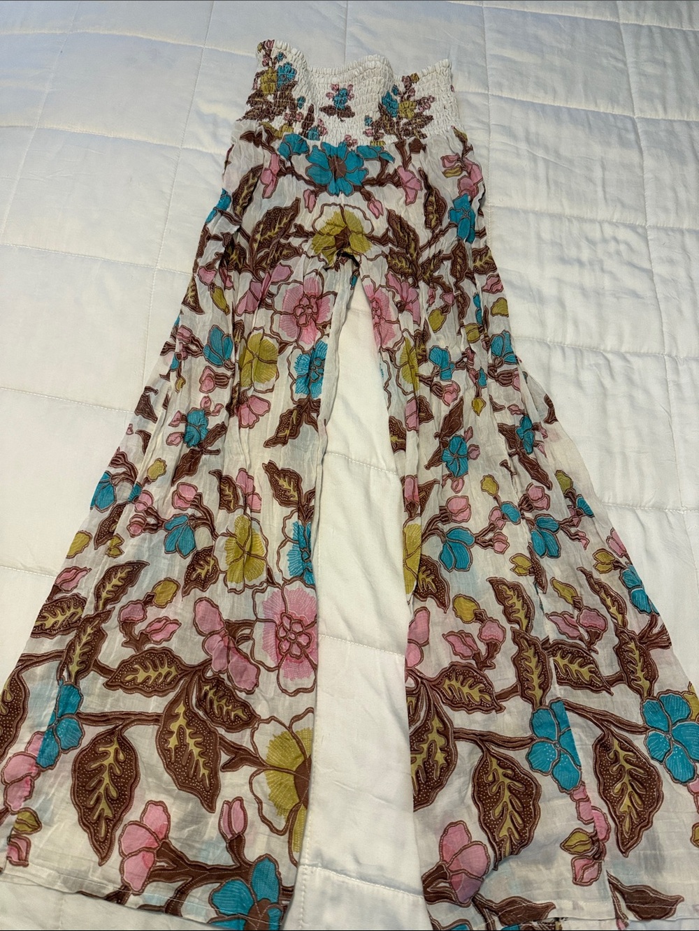 Floral Wide-Leg pants in White with Pink, Blue & Green Flowers